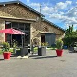 Les Philous Gourmands Couette-café Sevremont