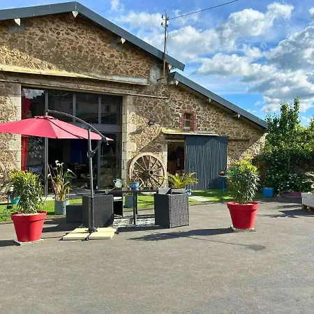 Les Philous Gourmands 住宿加早餐酒店 Sevremont