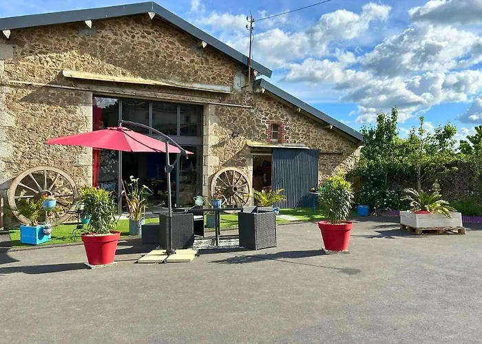 Les Philous Gourmands Couette-café Sevremont